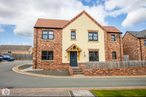 8, Faviell Gardens, Featherstone, Pontefract WF7 6FF