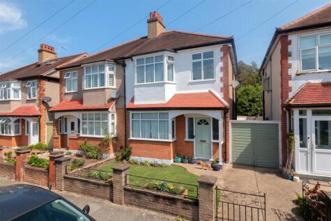 Arras Avenue, Morden