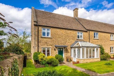 The Playing Close, Charlbury