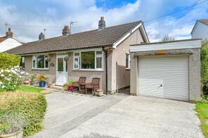 Maydew, Sparrow Hill Way, Weare, Axbridge BS26 2LA