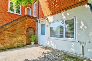 Flat 1, Salisbury House, St Thomas Hill, Canterbury CT2 8EJ