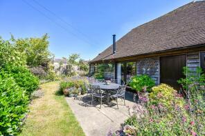 Forstal Barn, Forstal Road, Ashford TN27 9EL