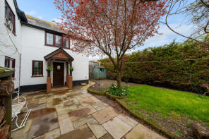 Honeysuckle Cottage, Fifield Road, Fifield, Maidenhead SL6 2PA