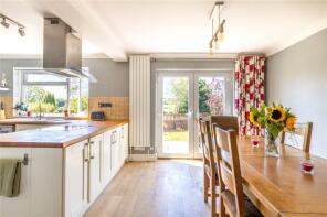 5, Orchard Close, Bristol BS40 9YS