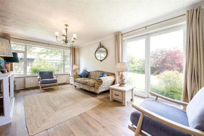 Fine living room, great outlook