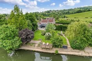 Crofton Cottage, Bath Road, Bristol BS30 6LW