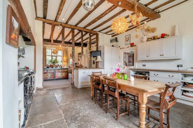 Kitchen/B'fast Room