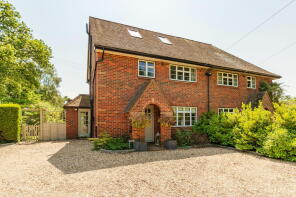 Bennetts, East Whipley Lane, Shamley Green, Guildford GU5 0TD