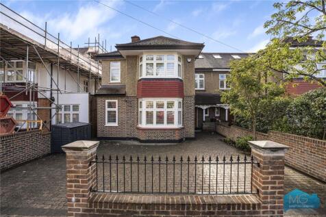 Church Crescent, London, N20