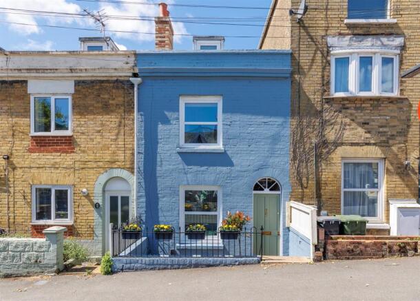 Terraced period home in central Cowes