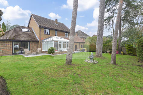 Sorbie Close, Weybridge, Surrey