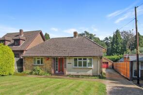 Rosslyne, Hundred Acres Road, Wickham PO17 6HY