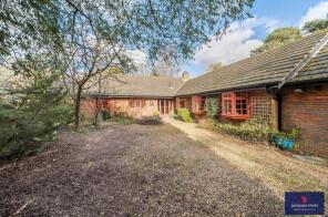 3, Danesborough Drive, Woburn Sands, Aspley Heath MK17 8TP