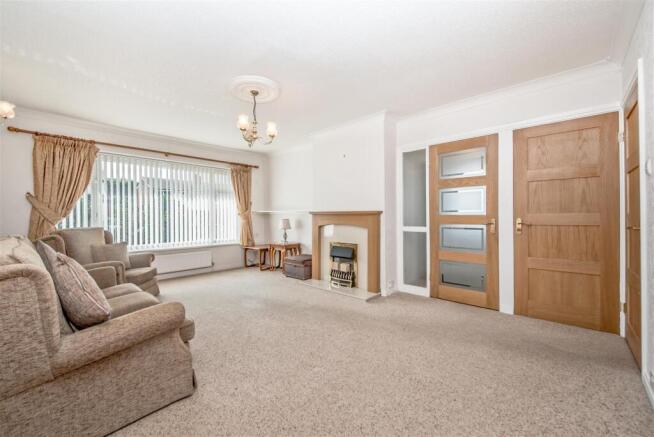 Dining / Living Room: