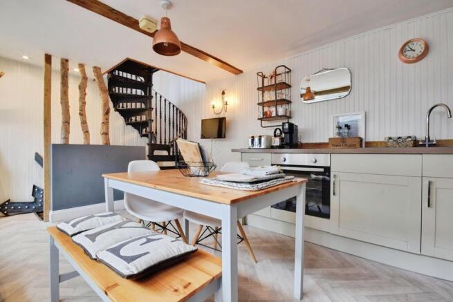 No-10 Kitchen/Diner