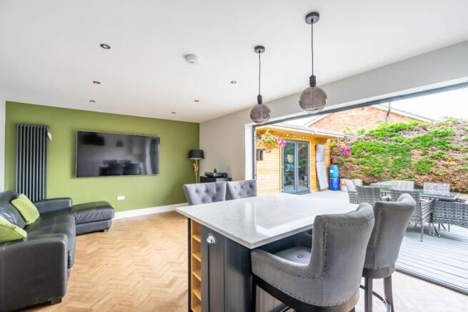 Kitchen/lounge