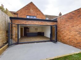 Queens Cottage, Main Street, Buckingham MK18 5JF