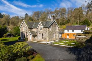 Aros, C447 Main Road, Pitlochry PH9 0PJ
