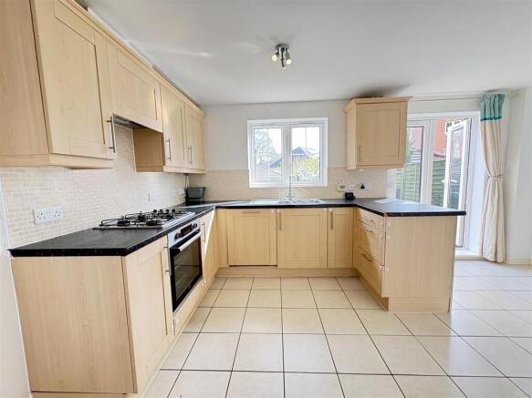 Kitchen/Breakfast Room