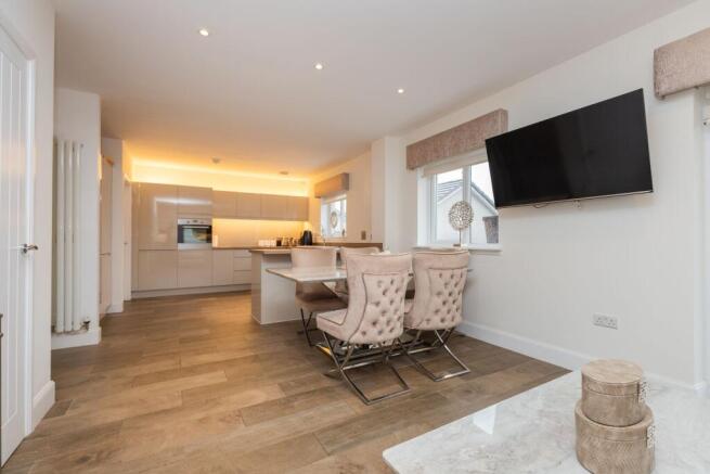 Dining kitchen