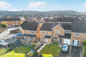 33, Field Head Way, Illingworth, Halifax HX2 9LX