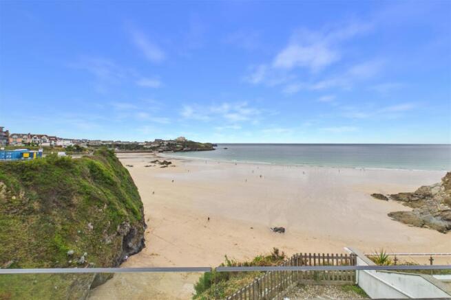 First Floor Flat, 12a Cliff Road View