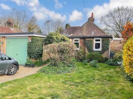 10, Barnfield, Plumpton Green, Plumpton BN7 3ED