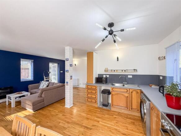 lounge/kitchen dining