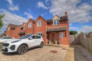 3, St Aidans Row, School Road, Broadway WR12 7AS