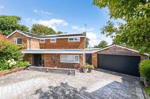 8 Corner House, The Ridings, Steyning BN44 3PX