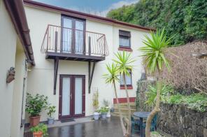 Flat 7, Priors Court, New Road, Brixham TQ5 8NE