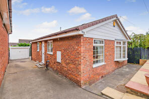 108, Larks Hill, Pontefract WF8 4RP