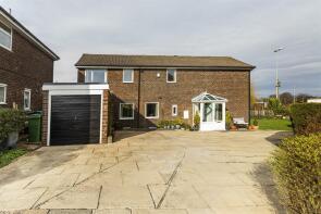 39, Shannon Drive, Mount, Huddersfield HD3 3UL