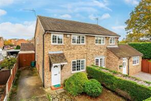 11, Parr Close, Leatherhead KT22 7HD
