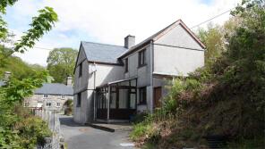 Tal Y Bont, Road From Trem Arfon Southeastwards To A494 Junction, Dolgellau LL40 2AU