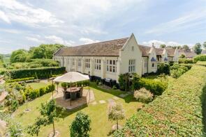15, Besford Court Estate, Worcester WR8 9LZ