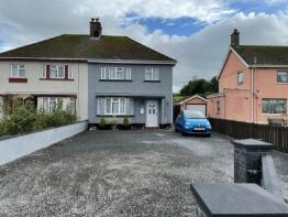 11, Heol Myrddin, Ffairfach, Llandeilo SA19 6PD
