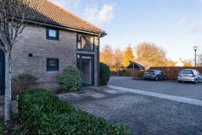18, Home Barns, High Street, Chippenham SN14 8JN