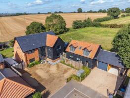 21, Fullers Field, Westerfield IP6 9AX