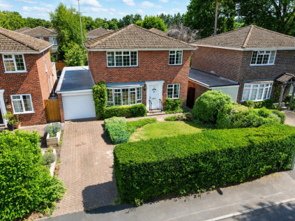 Pondtail Road, Fleet
