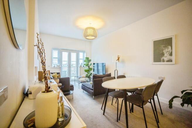Lounge/Dining Room