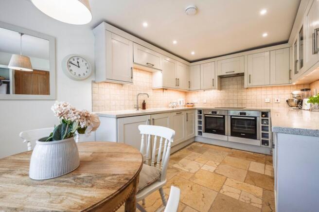 Kitchen & Dining Area