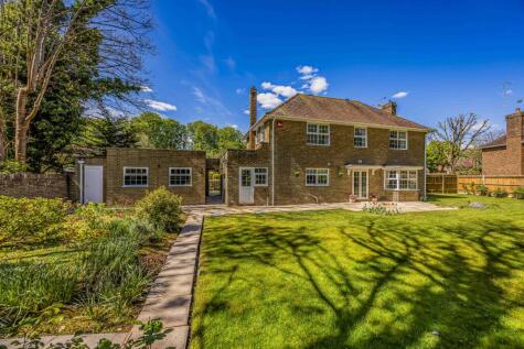 3 Stanton Drive, Summersdale, Chichester