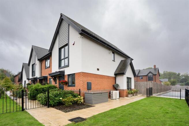 39 Kingswood Green_21.jpg