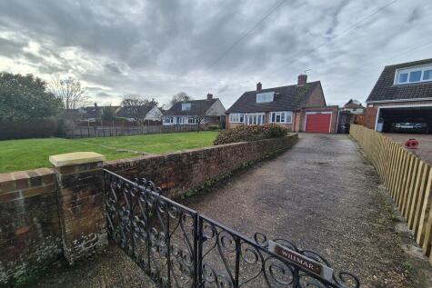 Lang Road, Crewkerne, TA18
