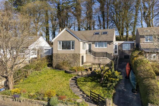 14 Ingleborough Park Drive