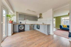 24, Launds Green, Grantham NG33 5PX