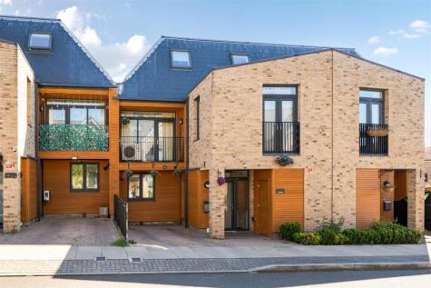 Sphinx Way, Barnet