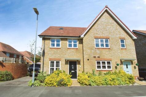 Emerald Crescent, Blunsdon St Andrew, SN25