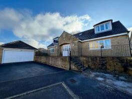 9, Lockwood Gardens, Hoylandswaine, Sheffield S36 7LN